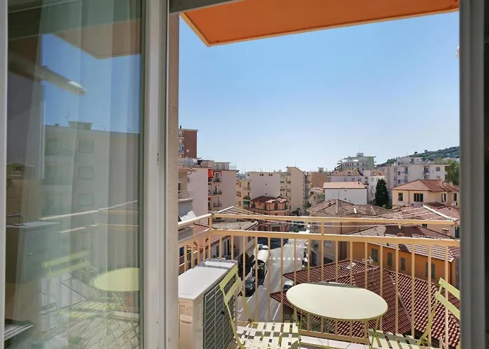 Apartamento B151 - Favoloso